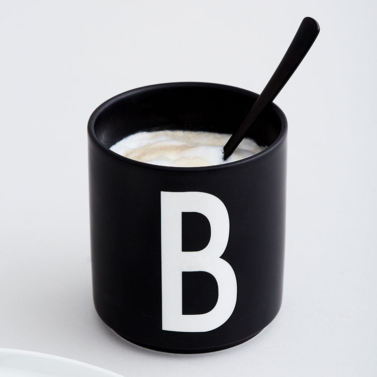 コップ パーソナルブラックポーセリンカップ デザインレターズ