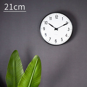 掛け時計 ステーション アルネヤコブセン